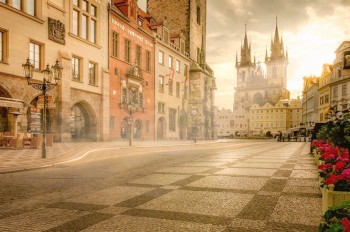 Староместскую площадь Праги эвакуировали из-за подозрительного предмета: видео