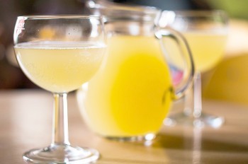 Бурчак и вино: в Праге стартует сезон фестивалей «Винобрани»