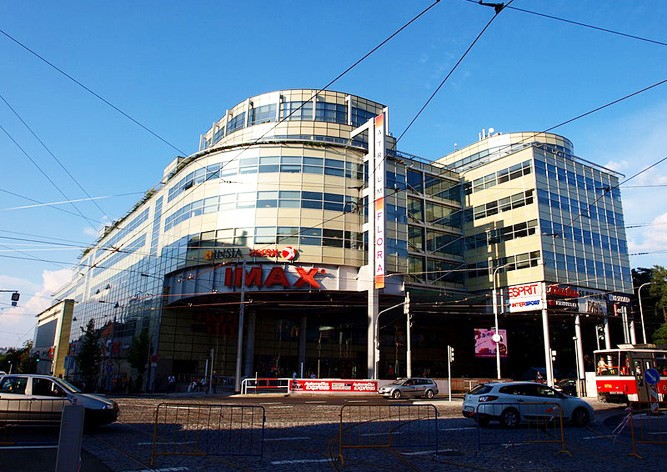 Торговый центр в Праге эвакуировали из-за подозрительного предмета