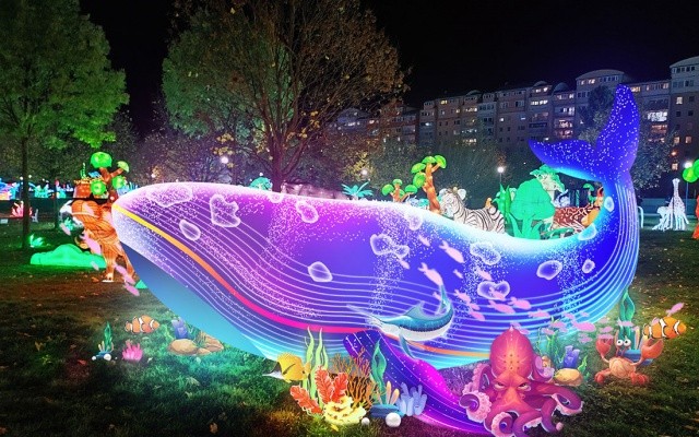 В Праге открылся парк аттракционов и световых инсталляций Winter Wonderland