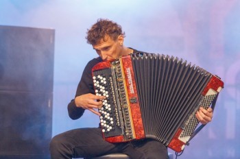 В среду в Праге выступит аккордеонист Егор Забелов