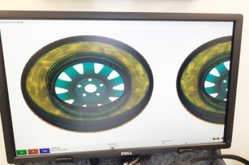 В Чехии задержали контрабандиста, спрятавшего сигареты в покрышках: видео