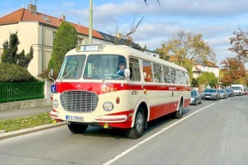 По Праге начнет курсировать ретро-автобус Škoda 706 RTO