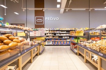 Супермаркеты по всей Чехии не будут работать 28 октября