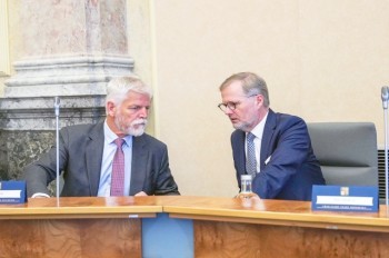 Какими будут зарплаты президента Чехии и других политиков в 2025 году