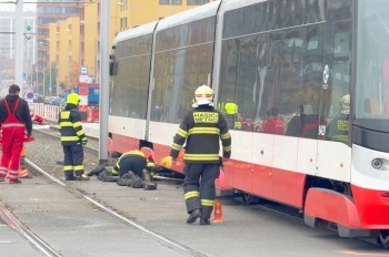 В Праге трамвай попал в ДТП из-за неаккуратности рабочих