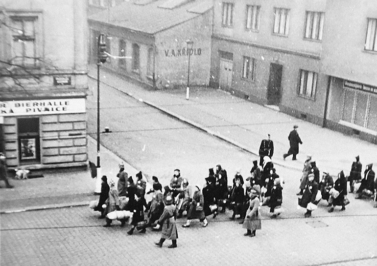 Помнить: 84 года назад началась депортация евреев из Праги
