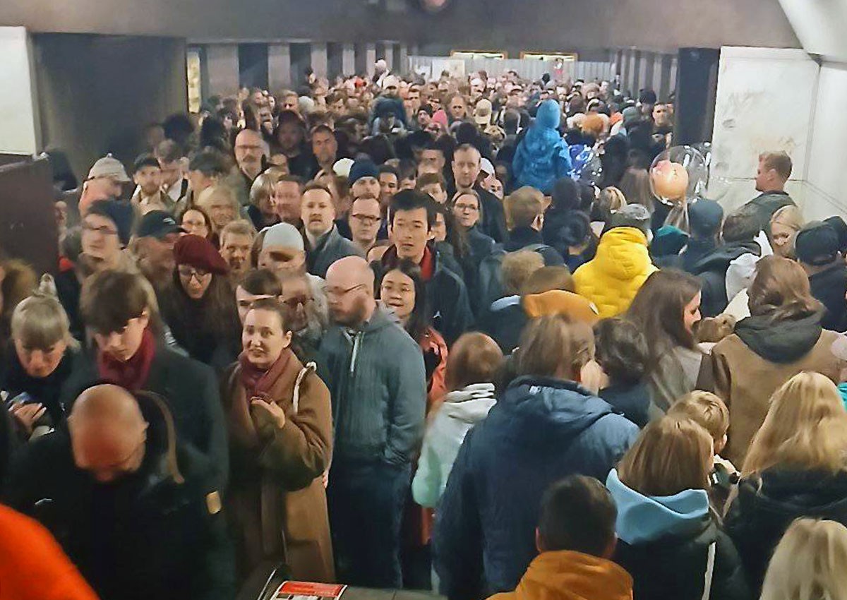 Станцию метро Náměstí Míru экстренно закрыли для пассажиров 