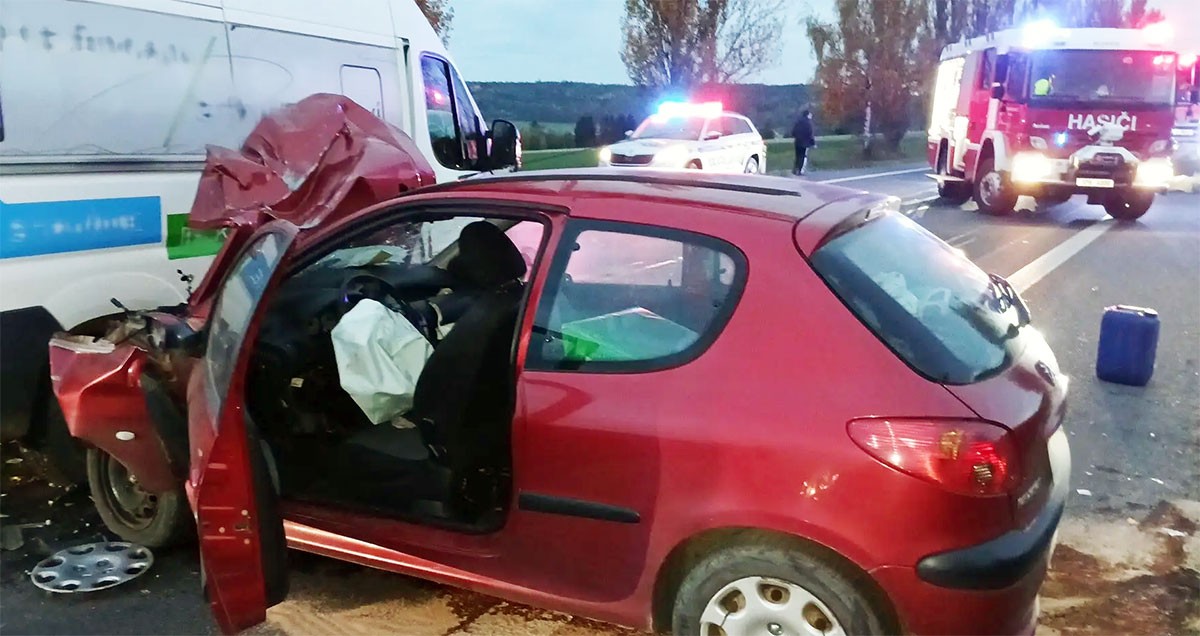 В Чехии мать пыталась убить в ДТП себя и свою 8-летнюю дочь