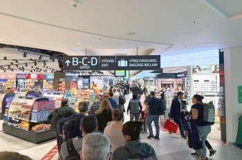 В аэропорту Праги образовались гигантские очереди из-за новой системы EES