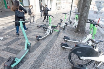 С нового года в Праге запретят прокат электросамокатов