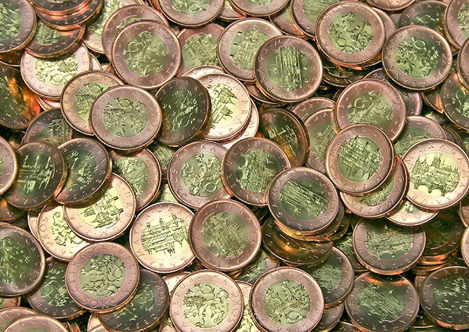 Центробанк Чехии призвал жителей разбить свои копилки