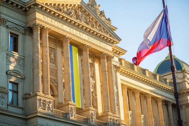 В Праге пройдет митинг за снятие украинского флага с Национального музея
