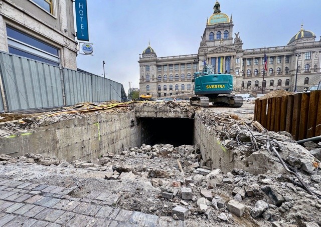 Прага показала, как продвигается реконструкция Вацлавской площади