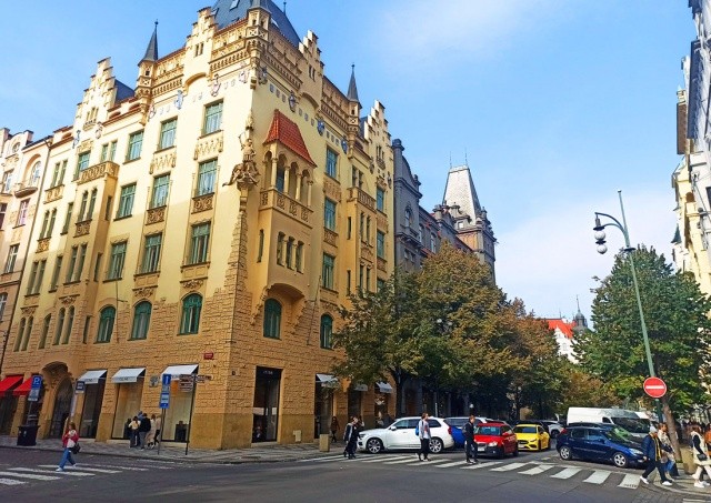 Улица Pařížská оказалась одной из самых дорогих в мире