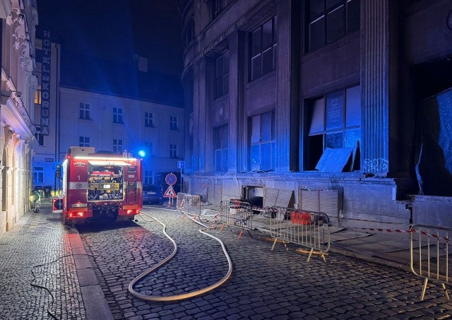 Пожарные эвакуировали 6 зданий в центре Праги из-за утечки газа