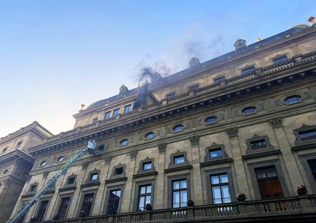 В Национальном театре в Праге произошел пожар: фото и видео