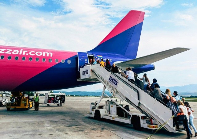 Четыре лоукостера объявили скидки на рейсы из Праги