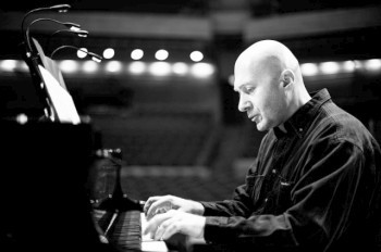 Антон Батагов даст концерт в Праге