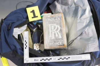 В аэропорту Праги задержали иностранца с четырьмя брикетами кокаина