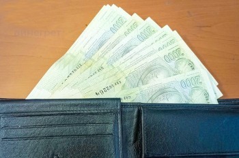 В Чехии иностранец отнес в полицию найденный бумажник с крупной суммой