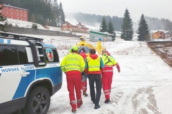 В Чехии иностранка переоценила силы, отправившись на Снежку в шортах и футболке