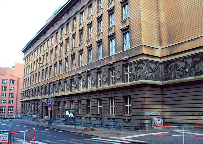 Пражский городской суд эвакуировали из-за сообщения о бомбе