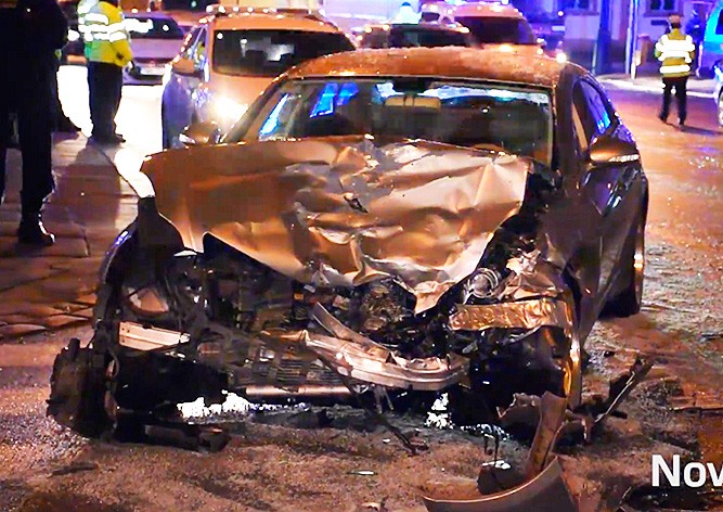 Пьяный иностранец на «Мерседесе» протаранил 5 машин в центре Праги