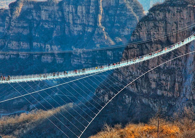 В Китае открыли самый длинный стеклянный мост в мире