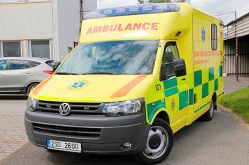 В Чехии пьяный водитель скорой помощи вез пациентов в больницу