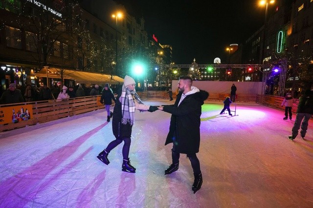 На Вацлавской площади Праги второй раз в истории открылся каток