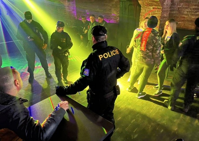 Полиция Праги провела новый рейд в проблемном украинском клубе