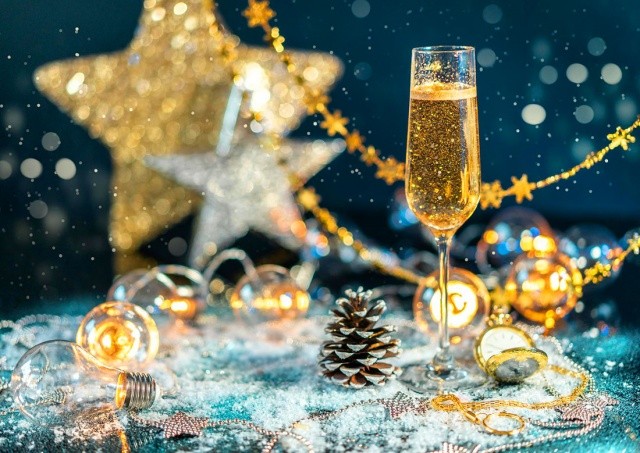 Тысячи жителей Чехии подвернут брюки в память о Вацлаве Гавеле