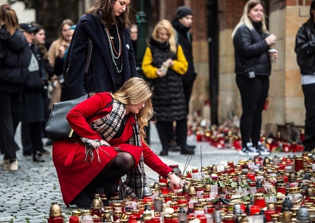 В субботу в Праге почтут память жертв стрельбы в Карловом университете