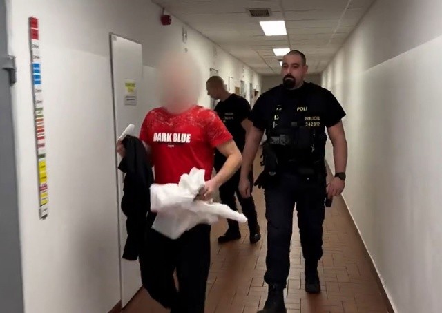 Вооруженный мужчина у Карлова университета оказался выдумкой. Полиция задержала звонившего