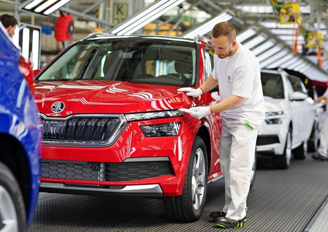 Чехи начали активнее покупать новые авто, потому что подержанные слишком подержанные