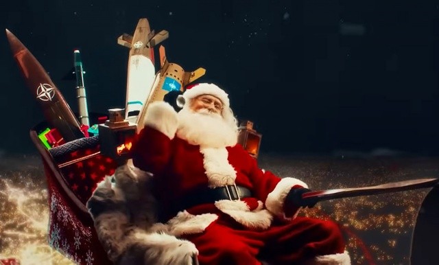 Президент Чехии съел консервы, подаренные украинскими военными