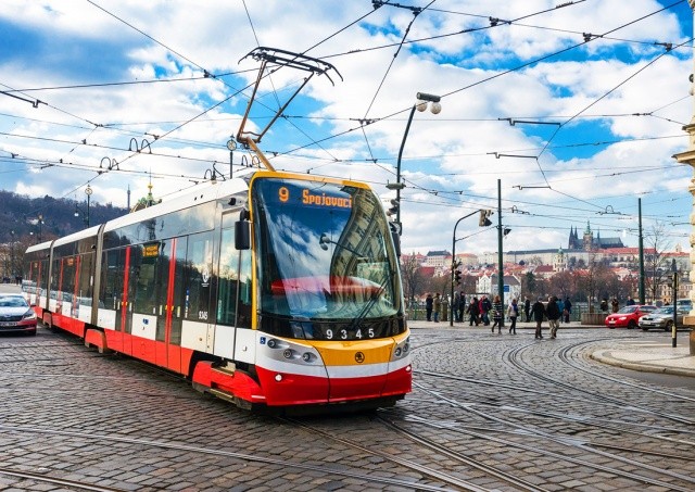 В Праге женщина попала под трамвай