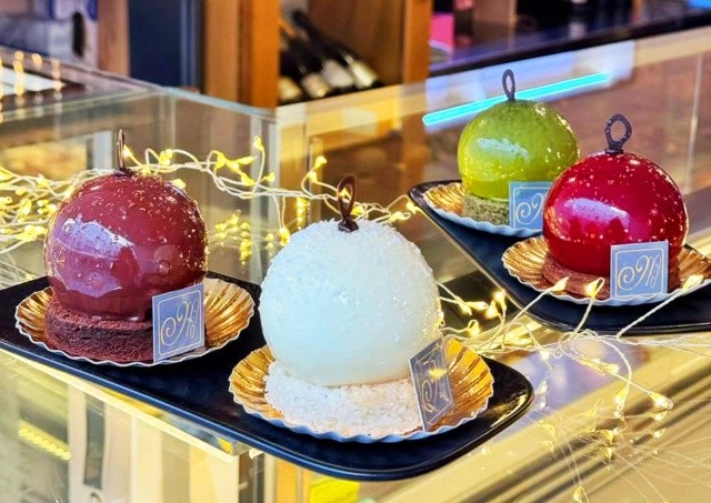 Порадуйте себя и близких в Новый год: потрясающие десерты от пражской Café Millème