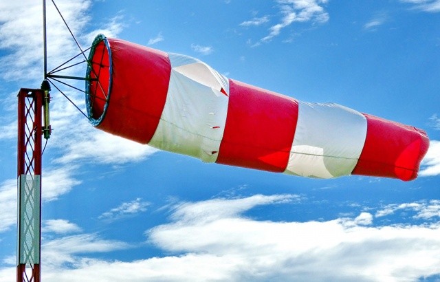 Жителей Чехии предупредили о сильном ветре и гололедице