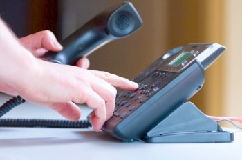 В Чехии телефонные мошенники вернули деньги обманутой женщине