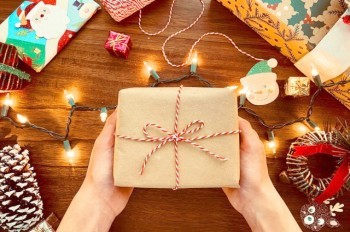 В Праге собирают подарки детям погибших защитников Украины: что и куда нести