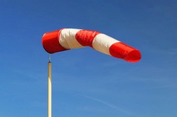 Предупреждение о сильном ветре объявлено в Чехии