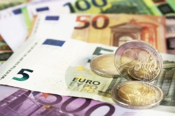 Министр Дворжак: Чехия будет переходить на евро спонтанным путем