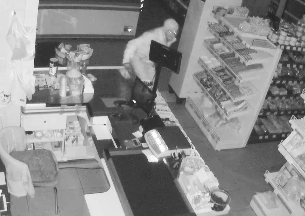 В Праге разыскивают ночного вора: видео