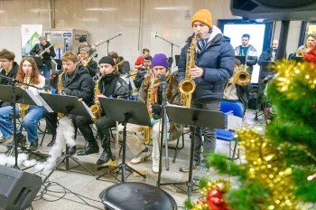 В среду метро Праги превратится в рождественскую концертную площадку