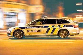 Под окнами панельного дома в Чехии обнаружили труп мужчины