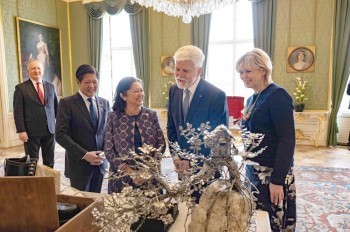 Бесплатную выставку подарков президенту в Пражском Граде обновят и продлят