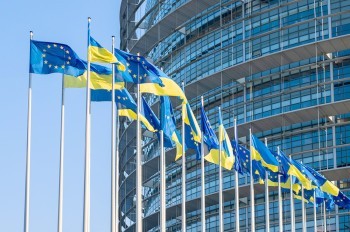 Еврокомиссия предложила продлить временную защиту украинских беженцев