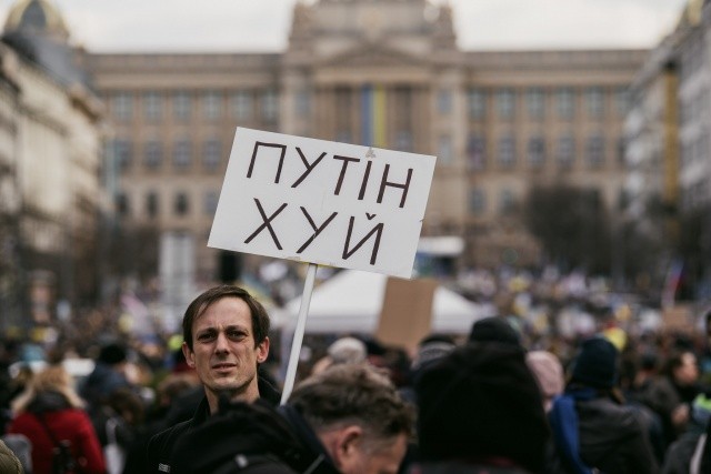 Россияне проведут в Праге митинг против приостановки выдачи чешского гражданства